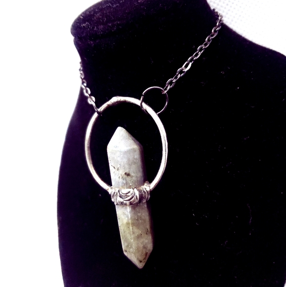 Labradorite crystal necklace - Picture 3 of 15